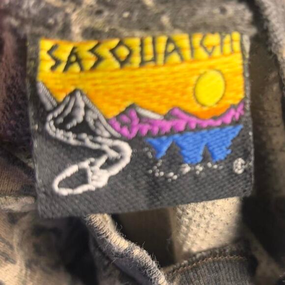 Sasquatch vintage camo long sleeve pocket tree - Picture 4 of 5